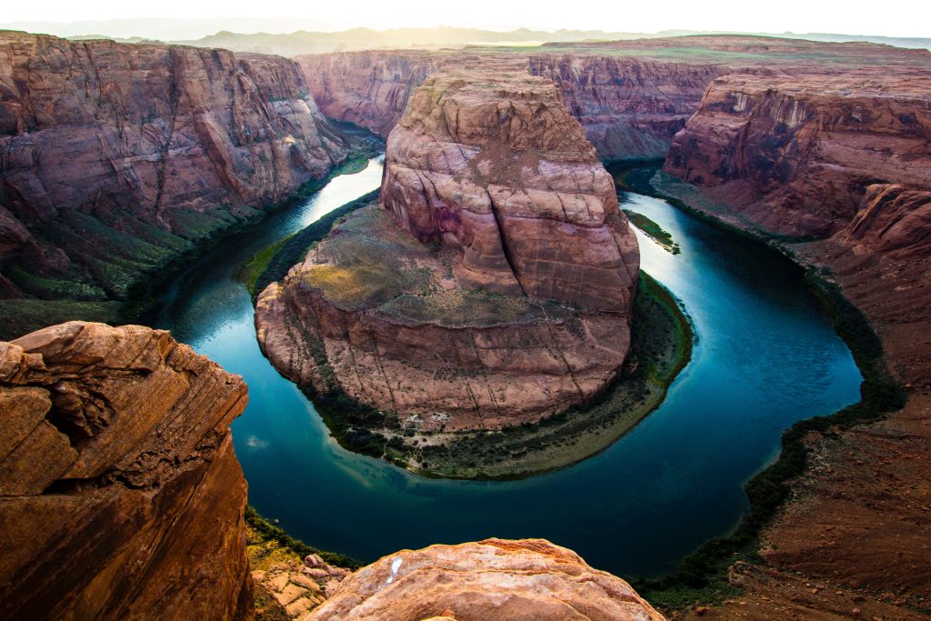 Gorgeous picture of Horseshoe Bend in the dramatic Arizona landscape