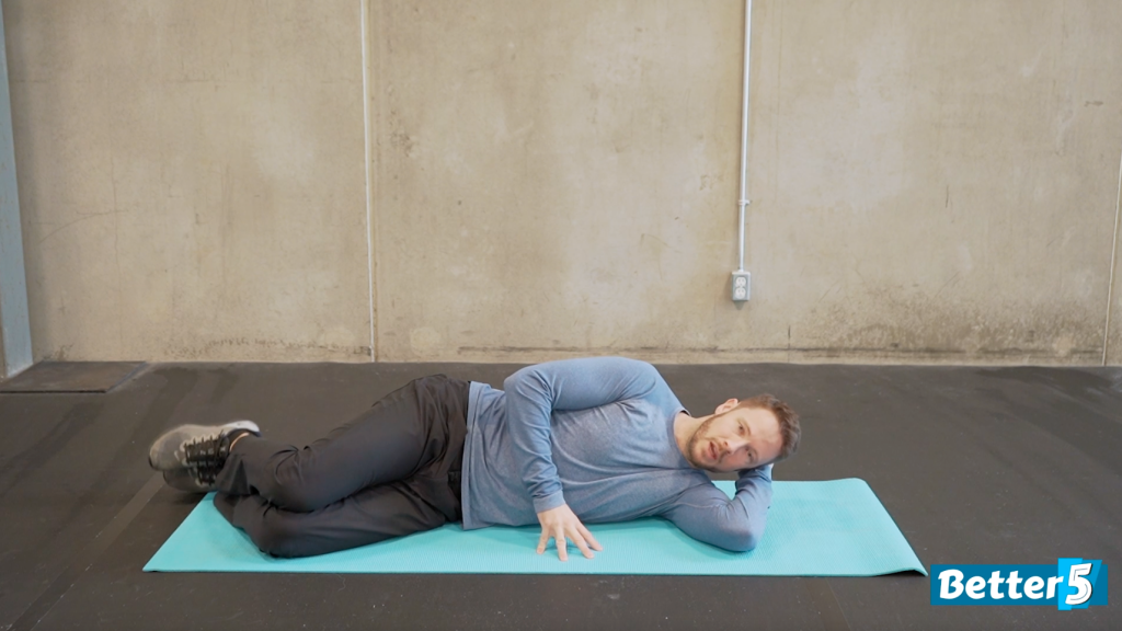 Side plank exercise - movement 1