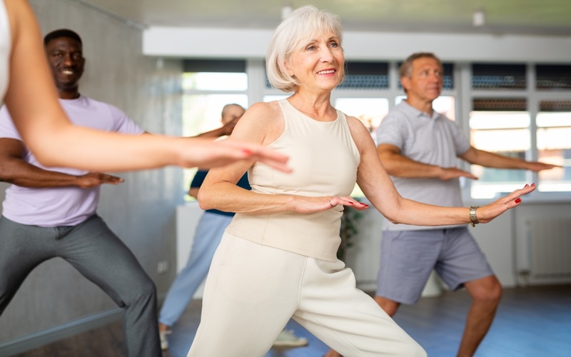 safe knee exercises for seniors feature